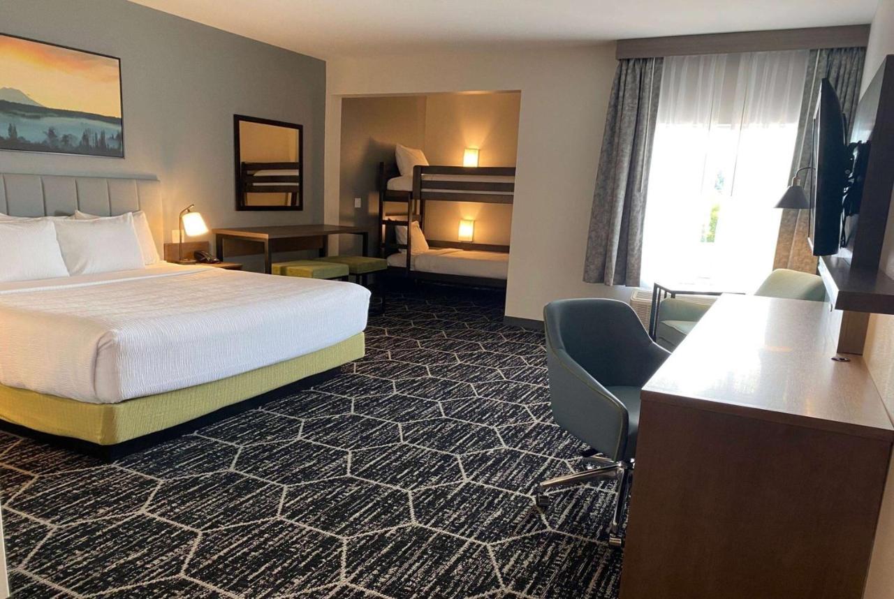 La Quinta Inn & Suites By Wyndham Centralia Bagian luar foto
