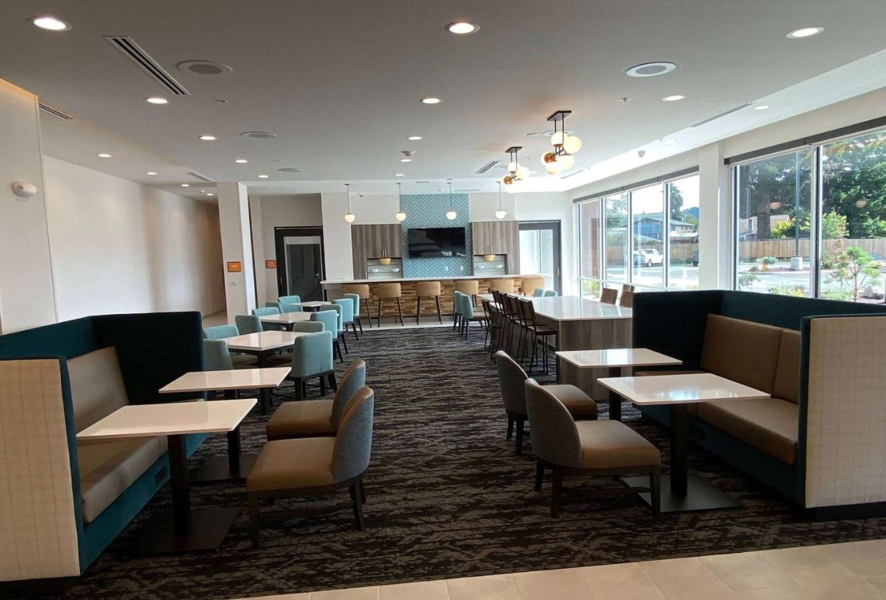 La Quinta Inn & Suites By Wyndham Centralia Bagian luar foto