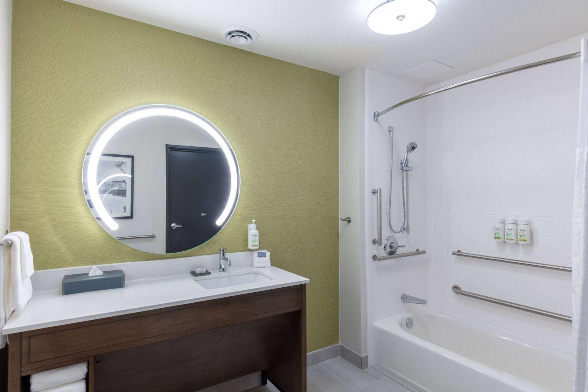 La Quinta Inn & Suites By Wyndham Centralia Bagian luar foto