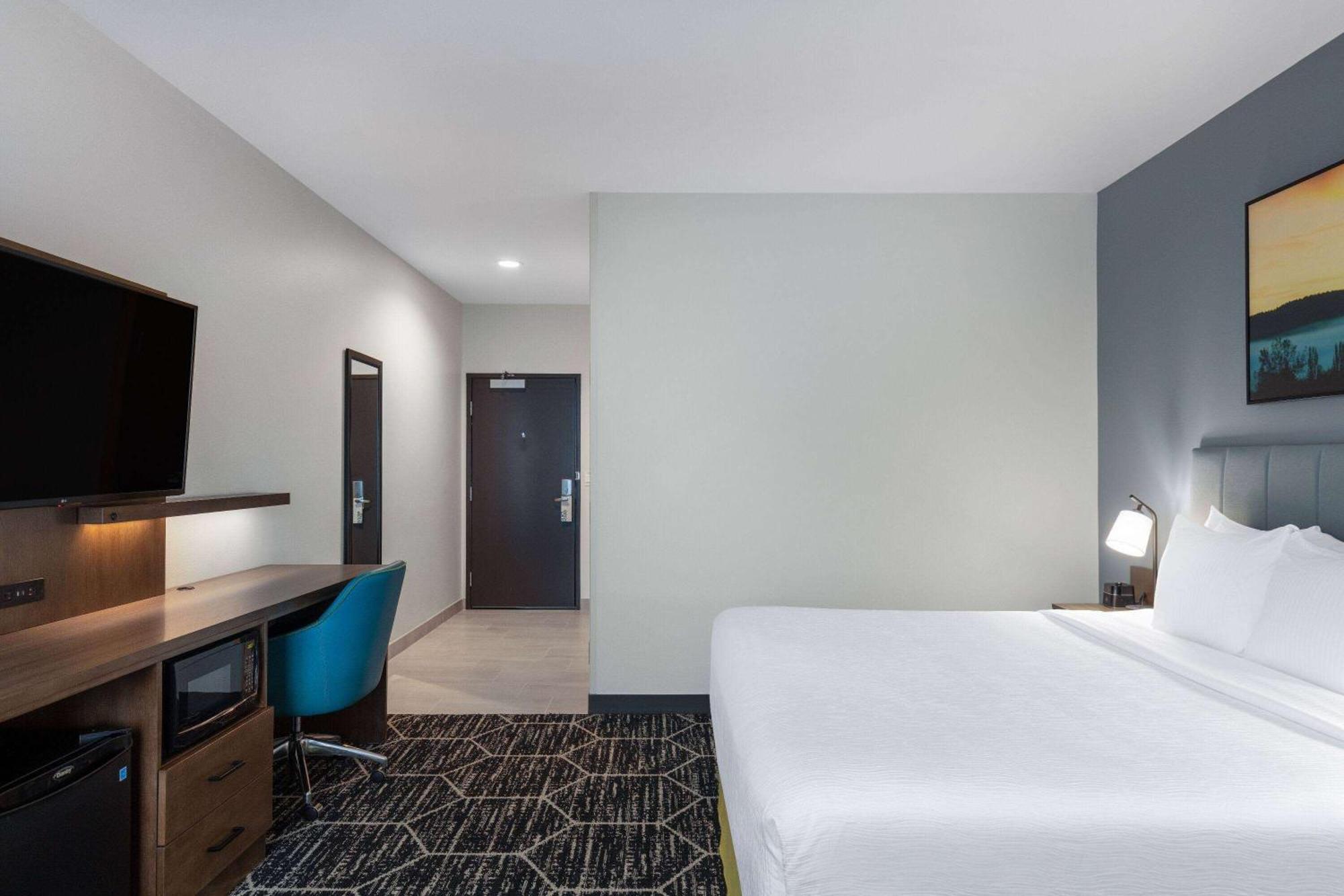 La Quinta Inn & Suites By Wyndham Centralia Bagian luar foto