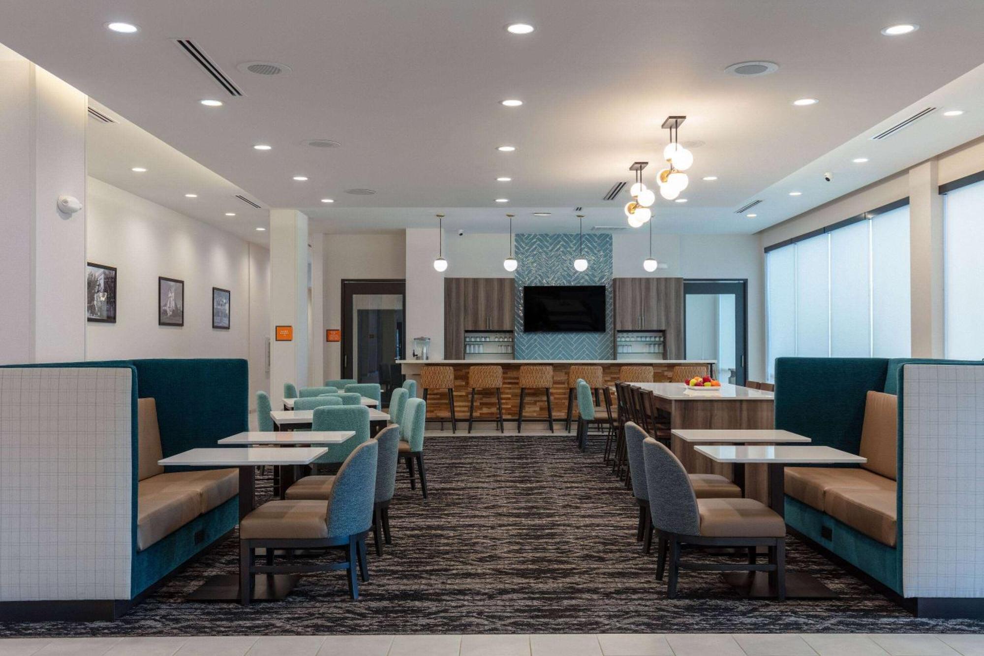 La Quinta Inn & Suites By Wyndham Centralia Bagian luar foto