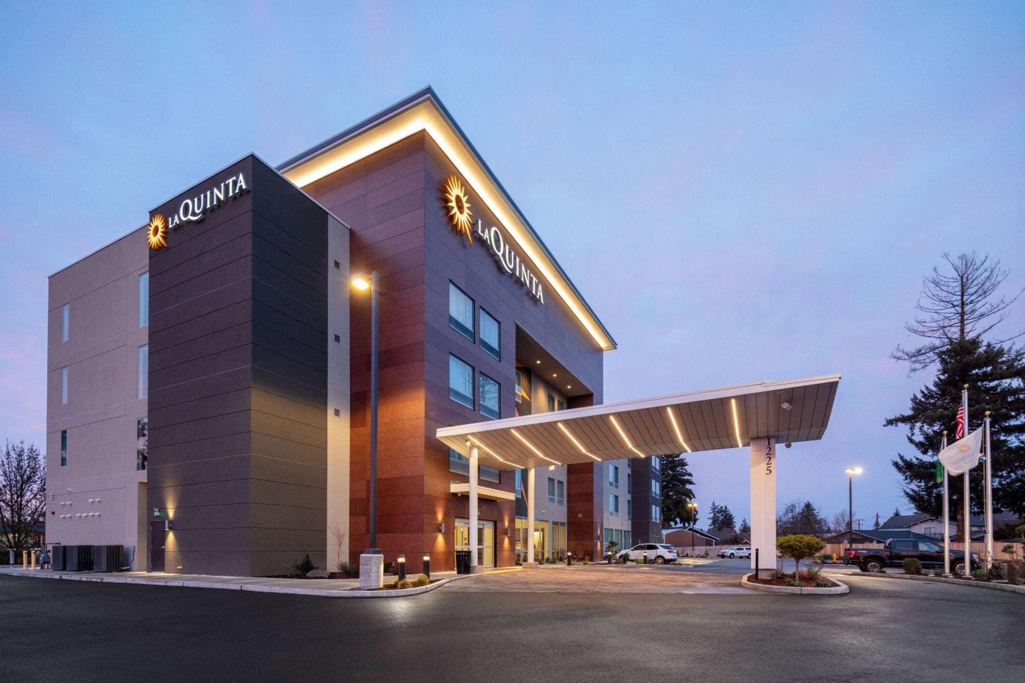 La Quinta Inn & Suites By Wyndham Centralia Bagian luar foto