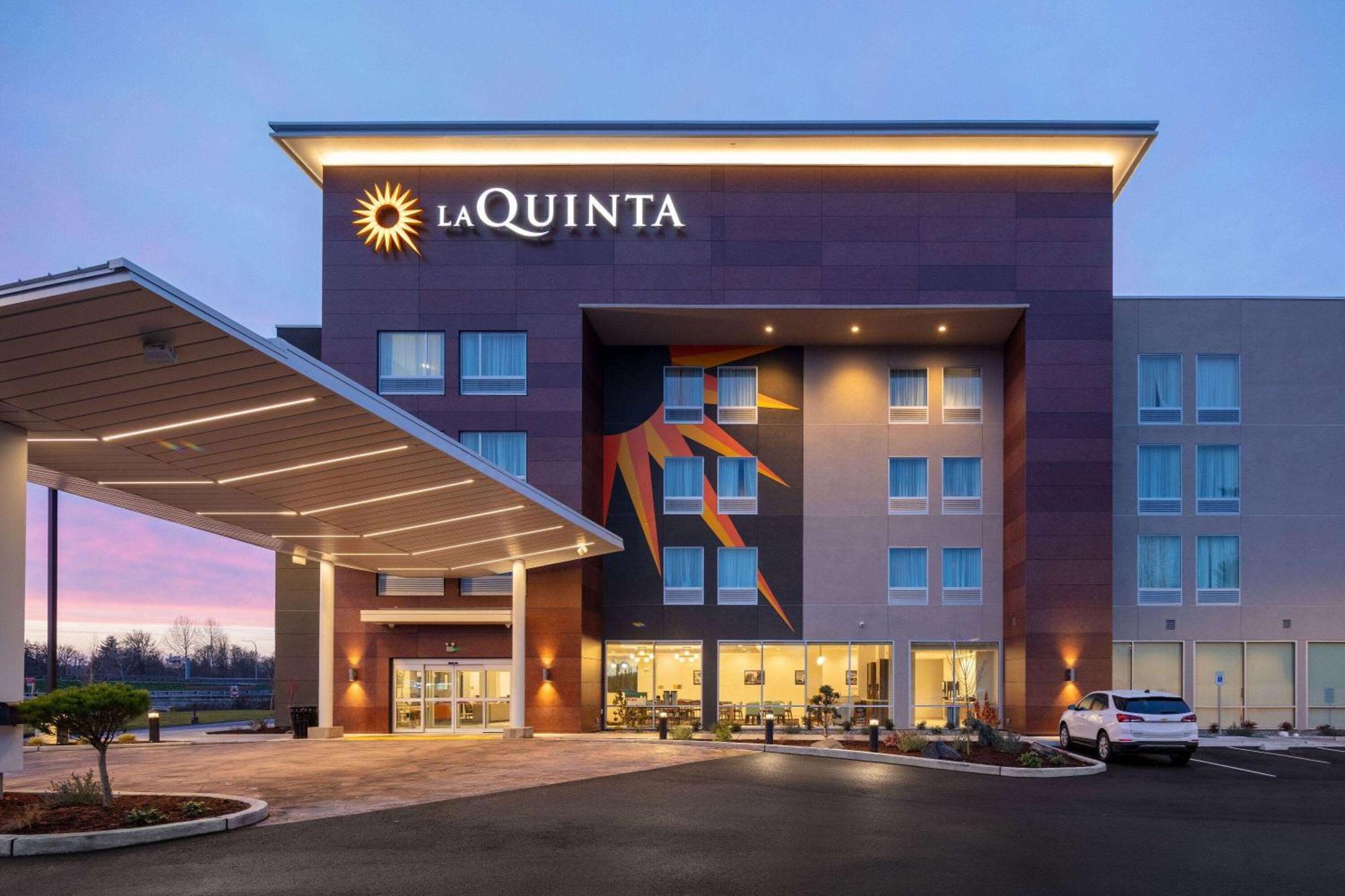 La Quinta Inn & Suites By Wyndham Centralia Bagian luar foto